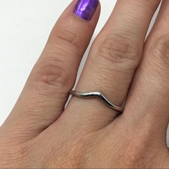 Silver Plated Curved Band Ring (H15) - Picture 1 of 5